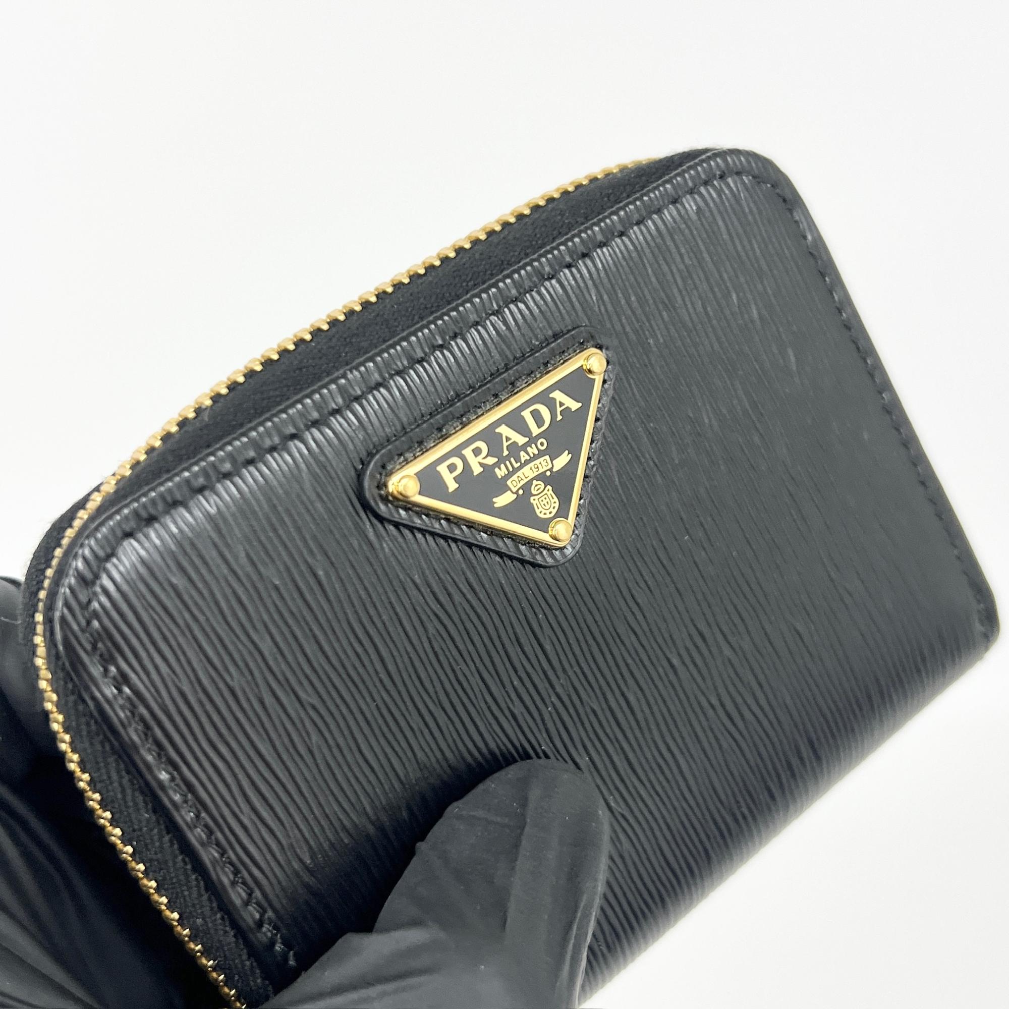 프라다 비텔로 무브 코인벨렛 지퍼 카드지갑 블랙 - 중고명품 수선, 쇼핑, 판매 | 당신이 원하던 럭셔리를 지구 최저가로